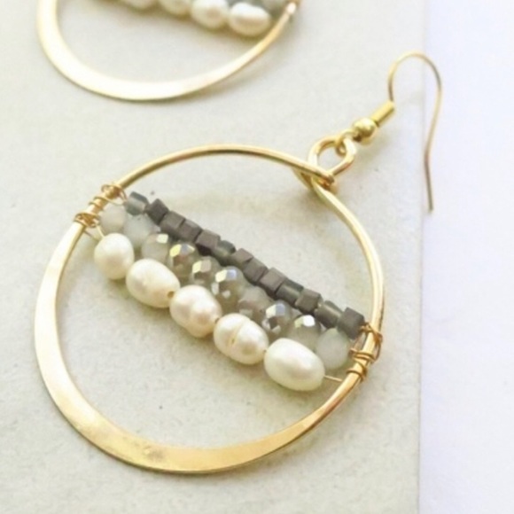 1 LEFT 5 🌟Dangle Potato Pearl Hoop earrings - Picture 8 of 8